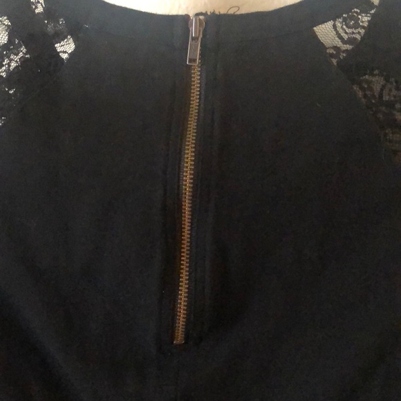 Express Bodycon With Lace Arms 3/4 Sleeve - Picture 4 of 7